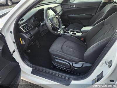 2018 Kia Optima LX   - Photo 9 - Seattle, WA 98103