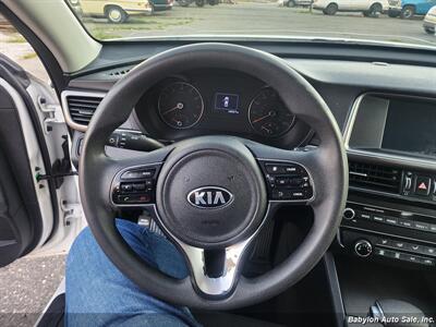 2018 Kia Optima LX   - Photo 11 - Seattle, WA 98103
