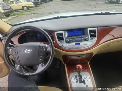 2013 Hyundai Genesis 3.8 Premium   - Photo 11 - Seattle, WA 98103