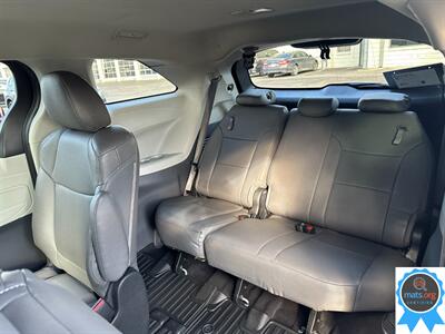 2022 Toyota Sienna LE 8-Passenger * AWD, Leather Seats!* - Photo 12 - Richmond, IN 47374