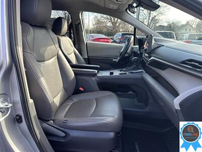 2022 Toyota Sienna LE 8-Passenger * AWD, Leather Seats!* - Photo 13 - Richmond, IN 47374