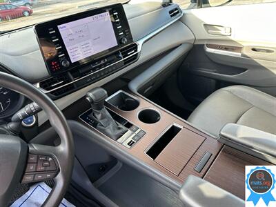 2022 Toyota Sienna LE 8-Passenger * AWD, Leather Seats!* - Photo 17 - Richmond, IN 47374