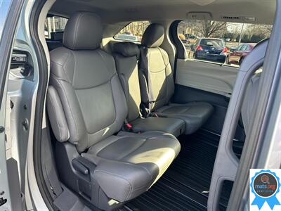 2022 Toyota Sienna LE 8-Passenger * AWD, Leather Seats!* - Photo 14 - Richmond, IN 47374