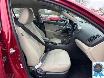 2012 Kia Optima LX   - Photo 11 - Richmond, IN 47374