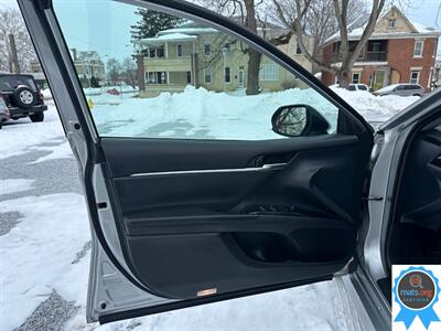 2019 Toyota Camry LE   - Photo 6 - Richmond, IN 47374