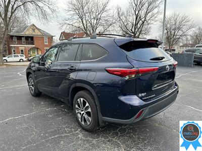 2021 Toyota Highlander XLE   - Photo 4 - Richmond, IN 47374