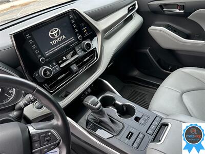2021 Toyota Highlander XLE   - Photo 18 - Richmond, IN 47374