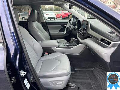 2021 Toyota Highlander XLE   - Photo 12 - Richmond, IN 47374