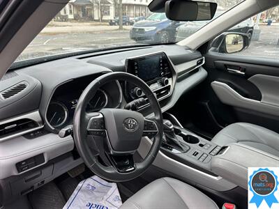 2021 Toyota Highlander XLE   - Photo 10 - Richmond, IN 47374