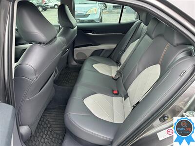 2018 Toyota Camry Hybrid XLE   - Photo 8 - Richmond, IN 47374