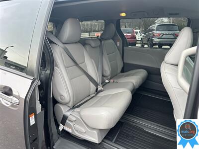 2020 Toyota Sienna XLE 8-Passenger   - Photo 14 - Richmond, IN 47374
