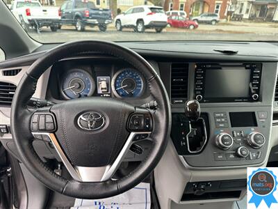 2020 Toyota Sienna XLE 8-Passenger   - Photo 15 - Richmond, IN 47374
