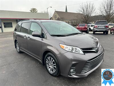 2020 Toyota Sienna XLE 8-Passenger   - Photo 2 - Richmond, IN 47374