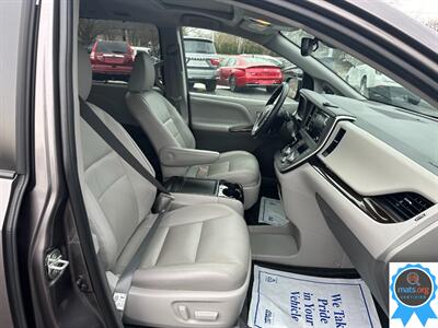 2020 Toyota Sienna XLE 8-Passenger   - Photo 13 - Richmond, IN 47374