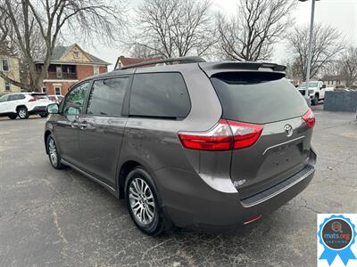 2020 Toyota Sienna XLE 8-Passenger   - Photo 4 - Richmond, IN 47374
