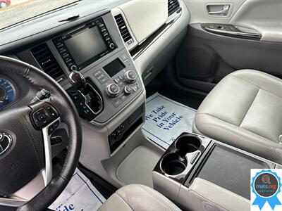 2020 Toyota Sienna XLE 8-Passenger   - Photo 17 - Richmond, IN 47374
