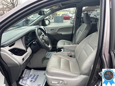 2020 Toyota Sienna XLE 8-Passenger   - Photo 9 - Richmond, IN 47374