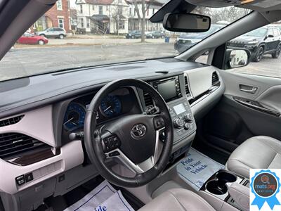 2020 Toyota Sienna XLE 8-Passenger   - Photo 10 - Richmond, IN 47374