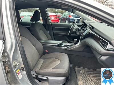 2019 Toyota Camry LE - Photo 8 - Richmond, IN 47374