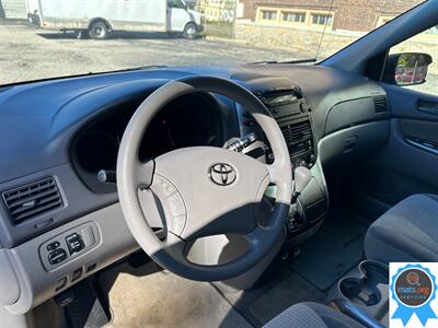 2010 Toyota Sienna CE 7-Passenger   - Photo 10 - Richmond, IN 47374