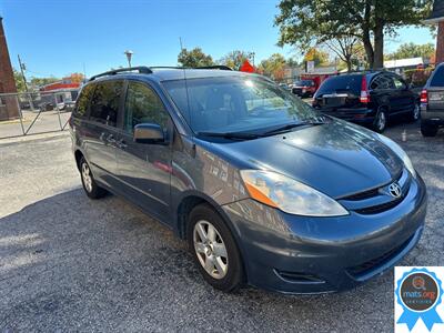 2010 Toyota Sienna CE 7-Passenger   - Photo 2 - Richmond, IN 47374
