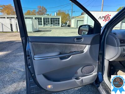 2010 Toyota Sienna CE 7-Passenger   - Photo 8 - Richmond, IN 47374