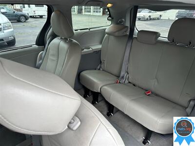 2014 Toyota Sienna LE 8-Passenger  *Aftermarket Leather Seats!* - Photo 7 - Richmond, IN 47374