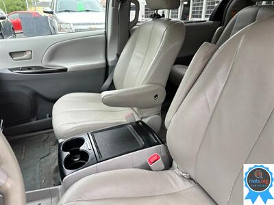 2014 Toyota Sienna LE 8-Passenger  *Aftermarket Leather Seats!* - Photo 15 - Richmond, IN 47374