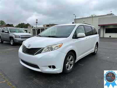 2014 Toyota Sienna LE 8-Passenger  *Aftermarket Leather Seats!* - Photo 1 - Richmond, IN 47374