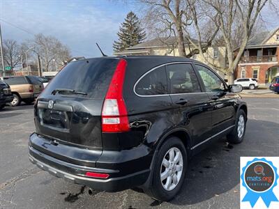 2011 Honda CR-V SE FWD  *Has Hail Damage (purely a cosmetic issue)* - Photo 3 - Richmond, IN 47374