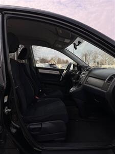 2011 Honda CR-V SE FWD  *Has Hail Damage (purely a cosmetic issue)* - Photo 10 - Richmond, IN 47374