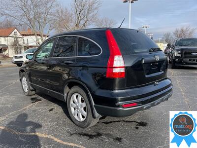 2011 Honda CR-V SE FWD  *Has Hail Damage (purely a cosmetic issue)* - Photo 4 - Richmond, IN 47374