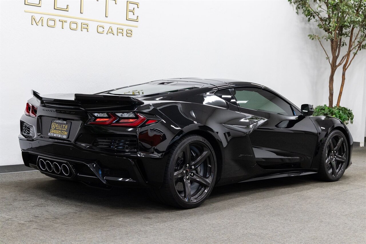 2023 Chevrolet Corvette Z06 3LZ - Photo 9 - Concord, CA 94520