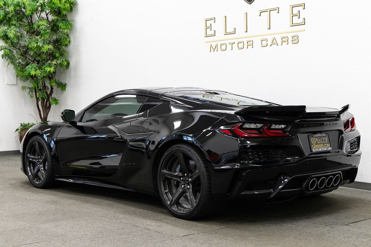 2023 Chevrolet Corvette Z06 3LZ - Photo 3 - Concord, CA 94520