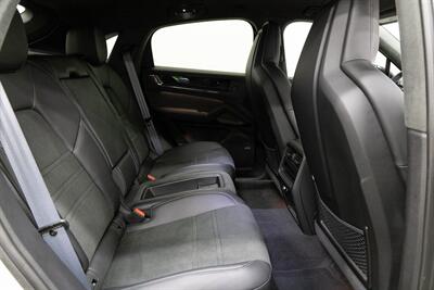 2024 Porsche Cayenne Turbo GT - Photo 15 - Concord, CA 94520