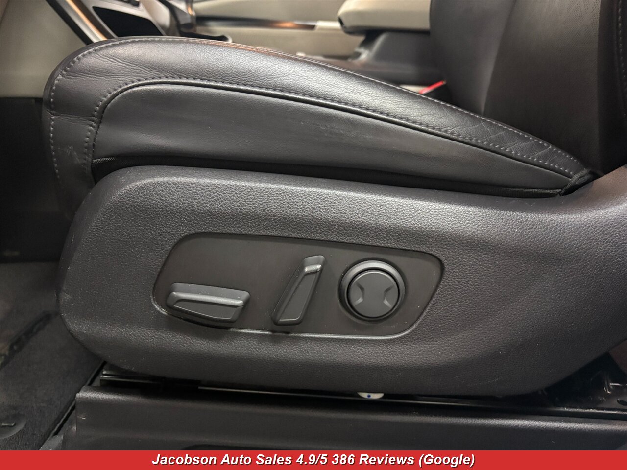 2024 Kia Carnival LX - Photo 35 - Oshkosh, WI 54901