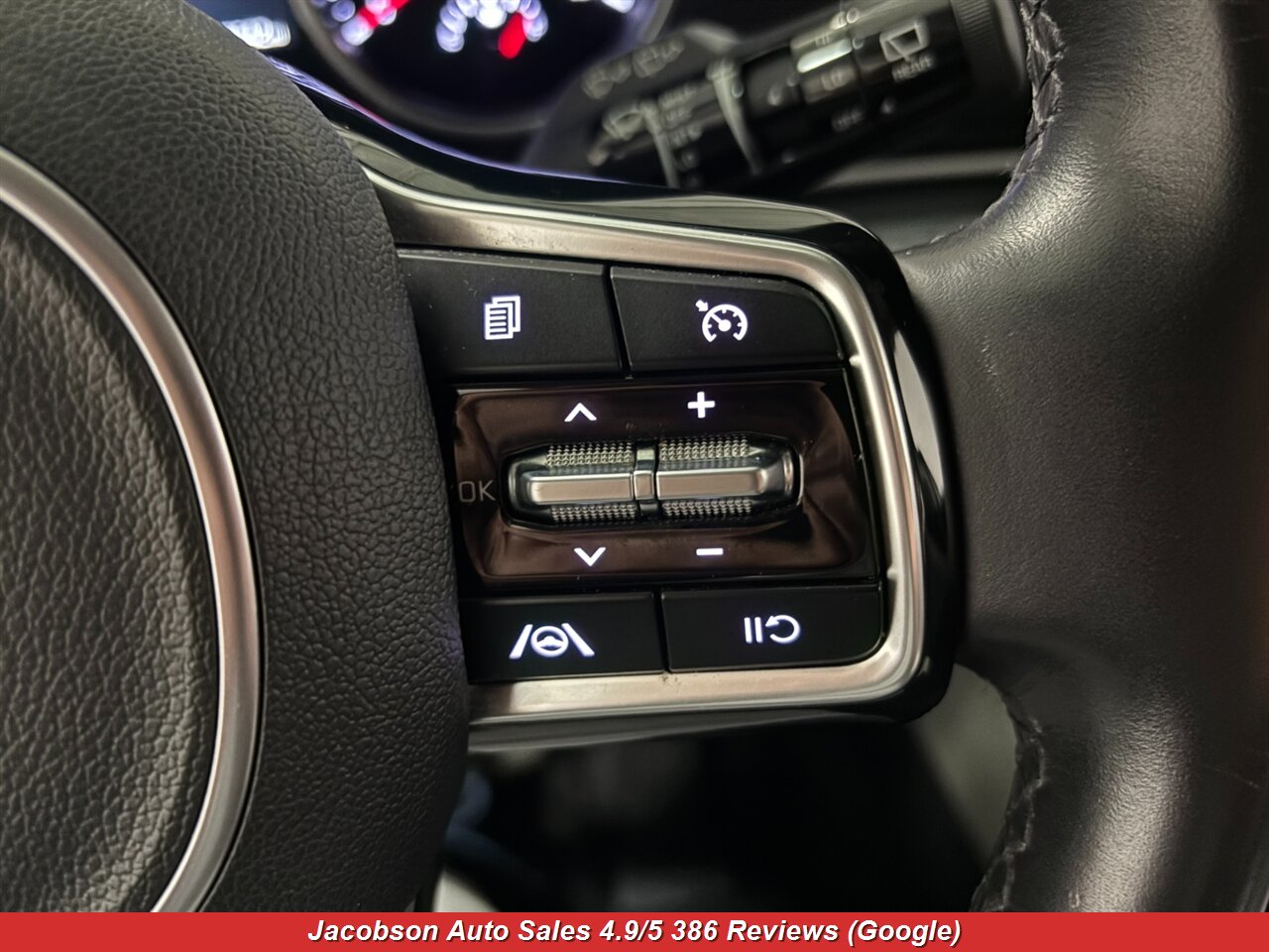 2024 Kia Carnival LX - Photo 15 - Oshkosh, WI 54901