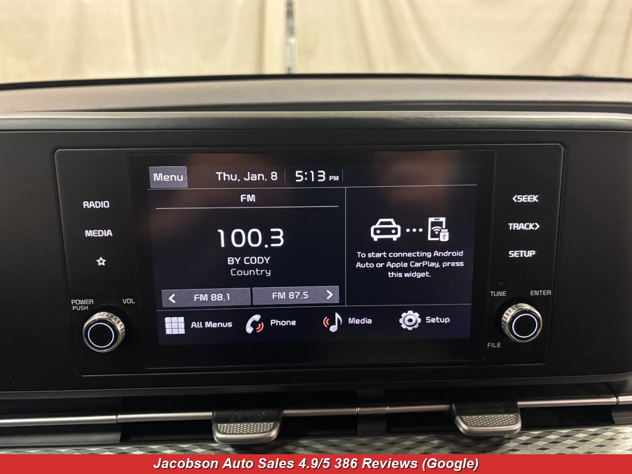 2024 Kia Carnival LX - Photo 21 - Oshkosh, WI 54901