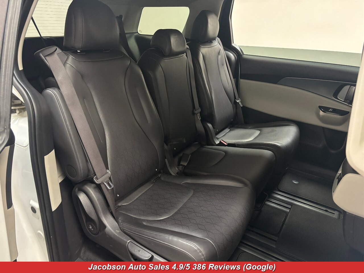 2024 Kia Carnival LX - Photo 43 - Oshkosh, WI 54901