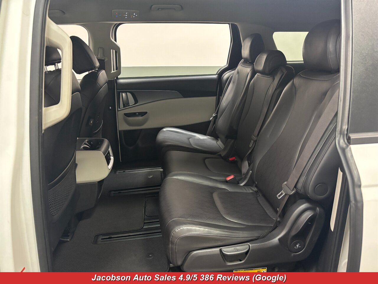 2024 Kia Carnival LX - Photo 37 - Oshkosh, WI 54901