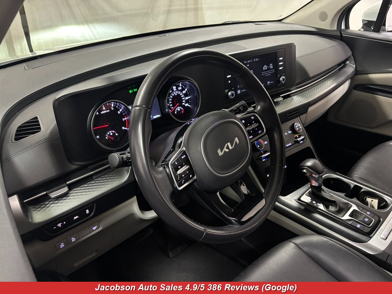 2024 Kia Carnival LX - Photo 6 - Oshkosh, WI 54901