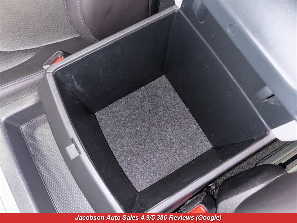 2024 Kia Carnival LX - Photo 29 - Oshkosh, WI 54901