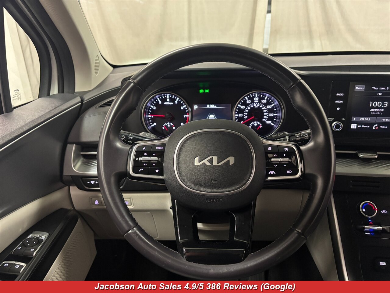 2024 Kia Carnival LX - Photo 9 - Oshkosh, WI 54901