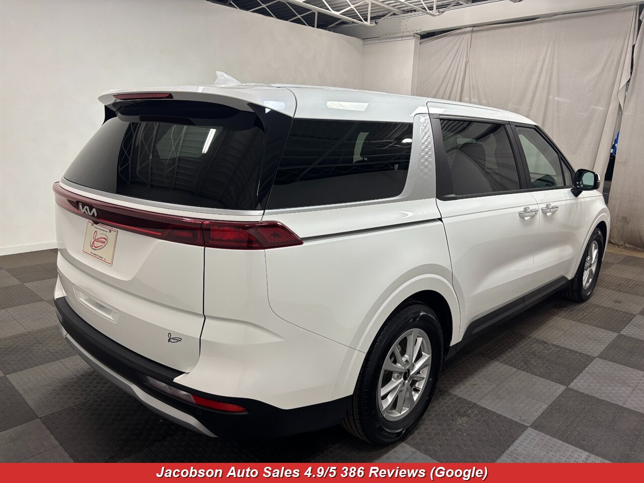 2024 Kia Carnival LX - Photo 50 - Oshkosh, WI 54901