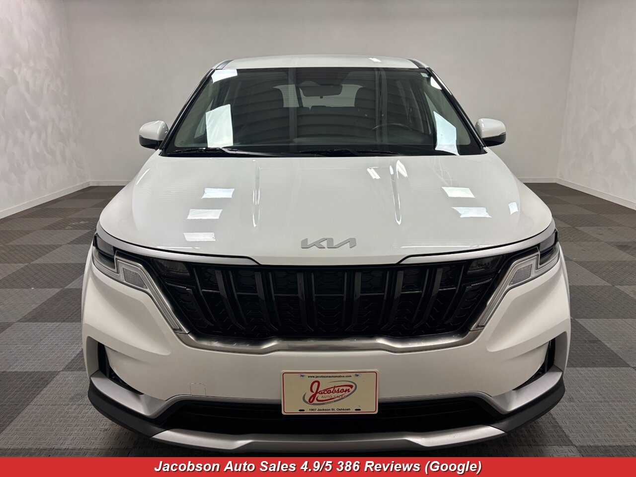 2024 Kia Carnival LX - Photo 2 - Oshkosh, WI 54901