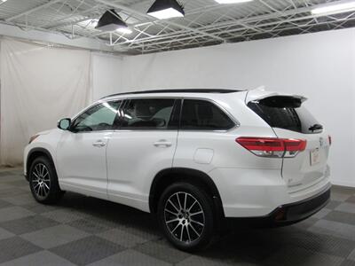 2017 Toyota Highlander XLE AWD   - Photo 53 - Oshkosh, WI 54901