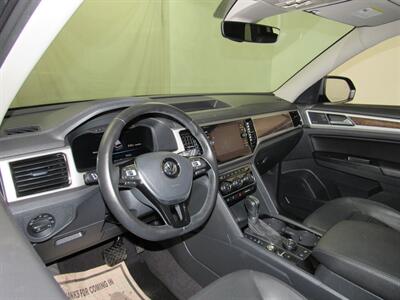 2019 Volkswagen Atlas V6 SEL Premium 4Motion   - Photo 6 - Oshkosh, WI 54901