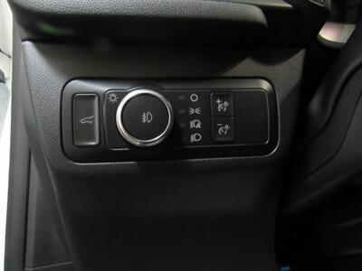 2021 Ford Escape Titanium AWD   - Photo 7 - Oshkosh, WI 54901