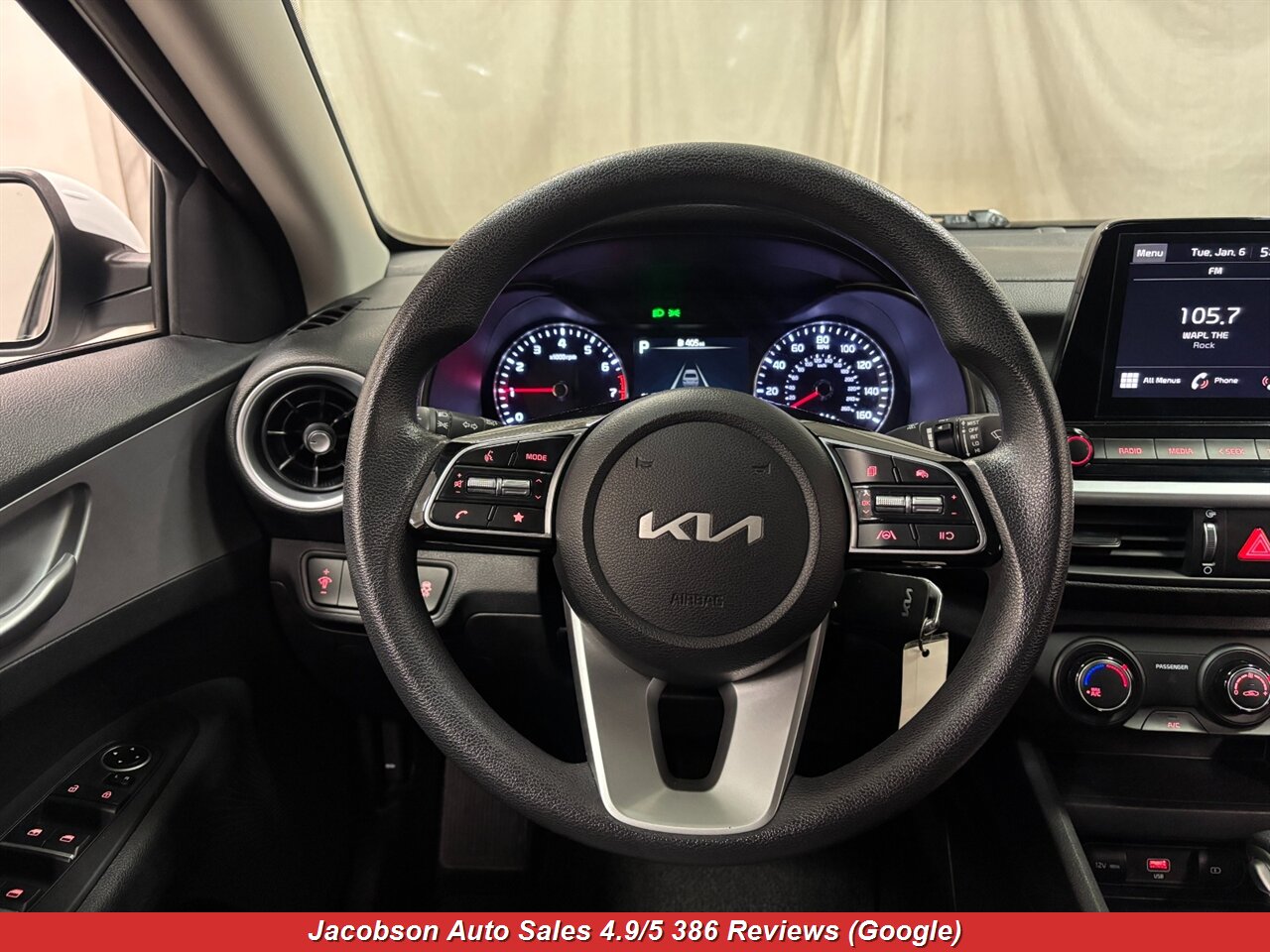 2024 Kia Forte LXS - Photo 6 - Oshkosh, WI 54901