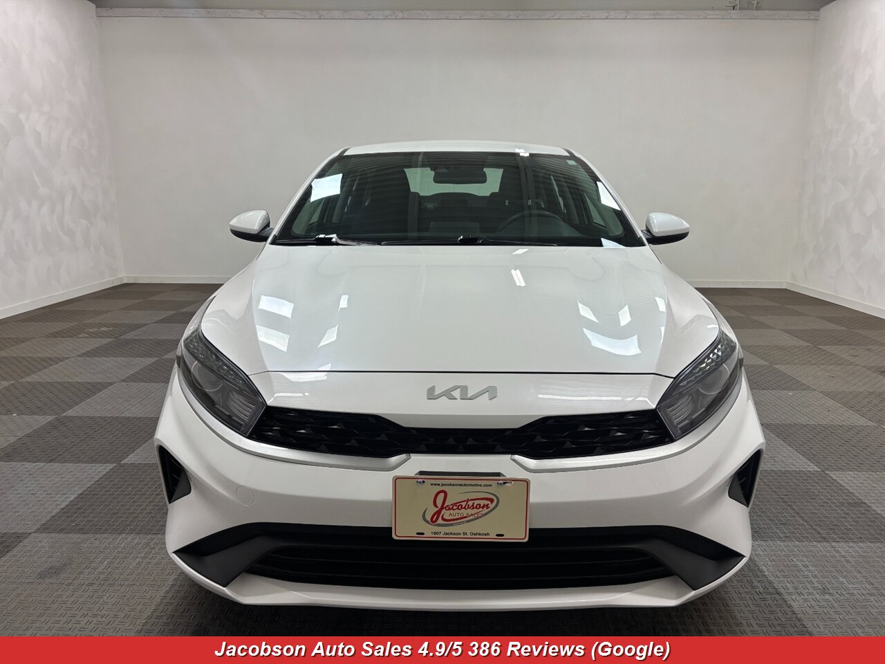 2024 Kia Forte LXS - Photo 2 - Oshkosh, WI 54901